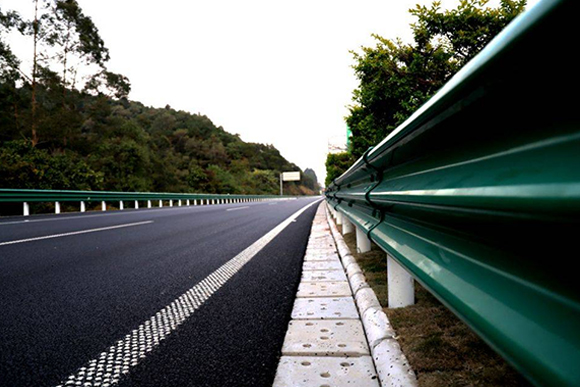 黄山高速公路护栏的常用类型